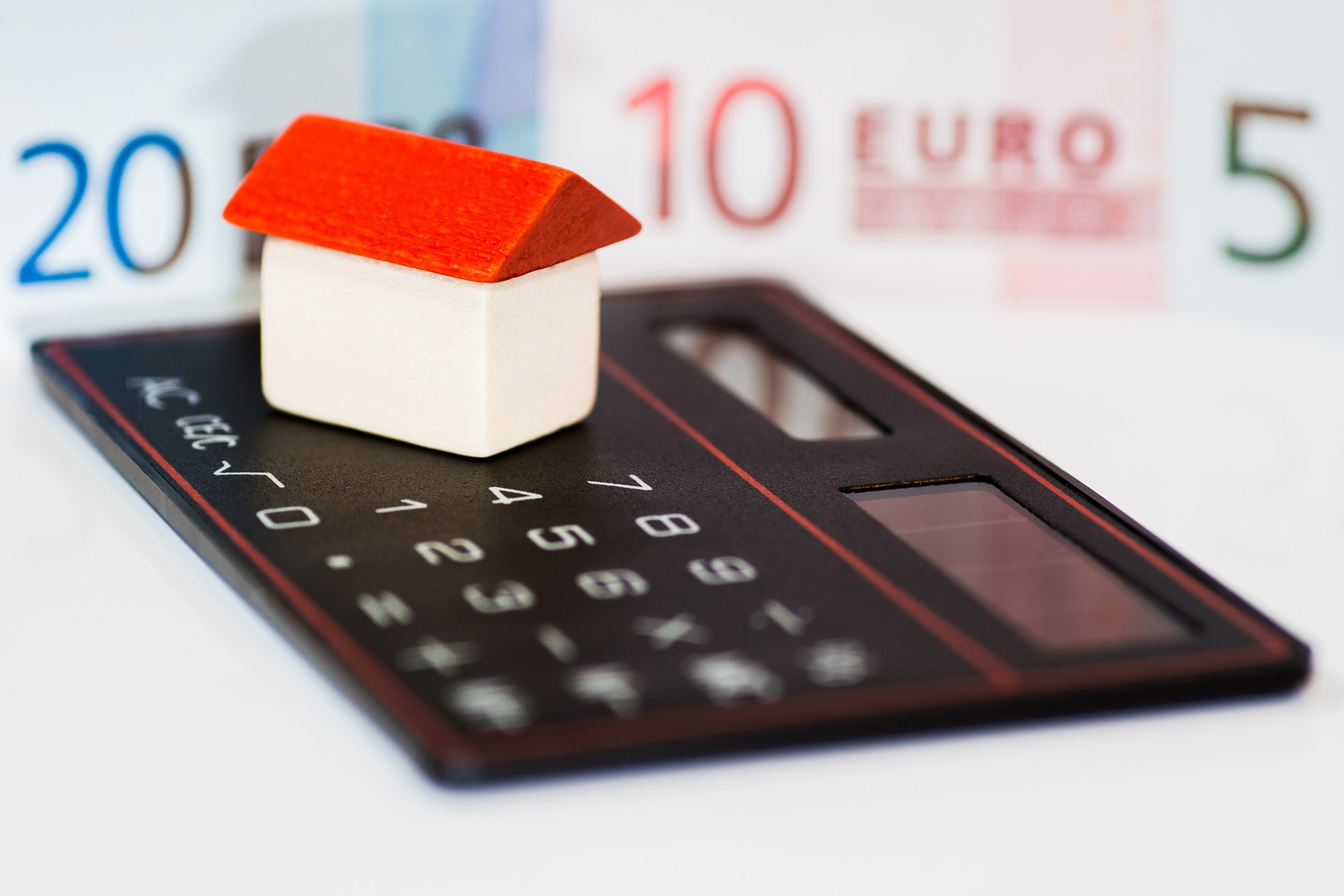 Voy a comprar una vivienda en Santiago de Compostela Es mejor contratar la hipoteca a tipo fijo o variable?